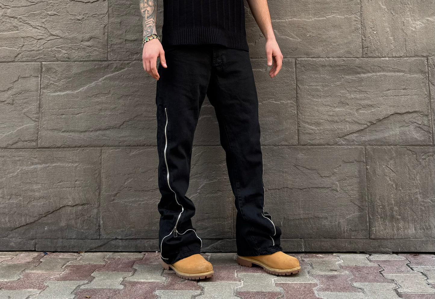 FLARE BLACK FULL ZIP EXLP