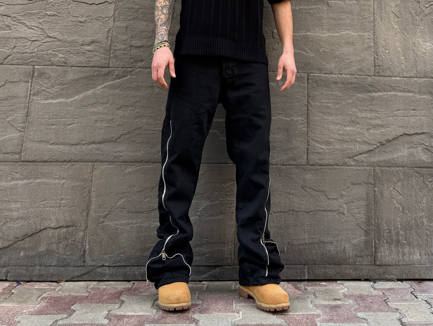 FLARE BLACK FULL ZIP EXLP